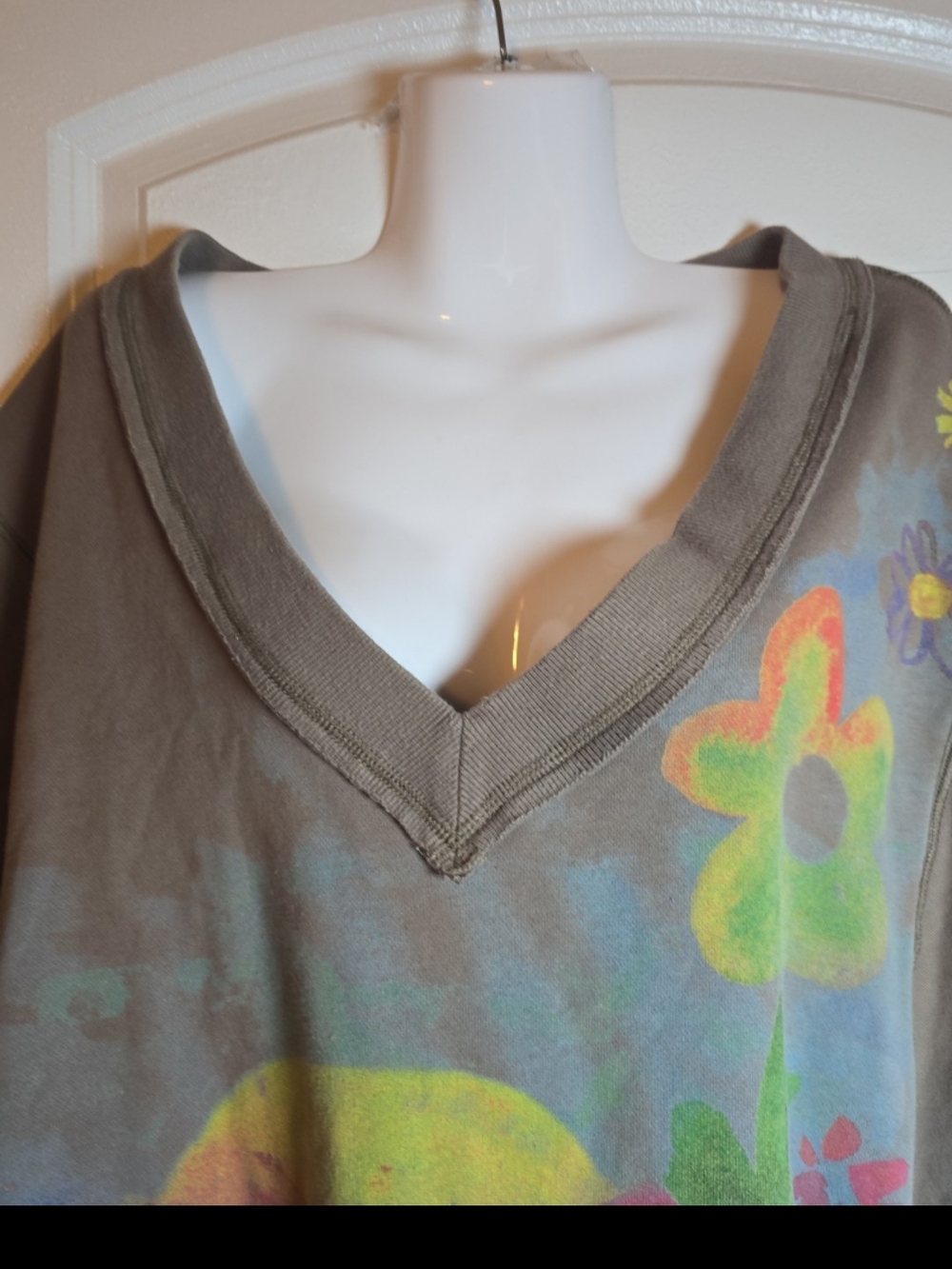 HTF taupe brown oversized v-neck Womens sweatshirt "Let's just go" S-M - Picture 5 of 7